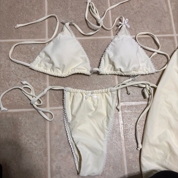 Amazon Essentials Cream Bikini Set - Picture 3 of 3